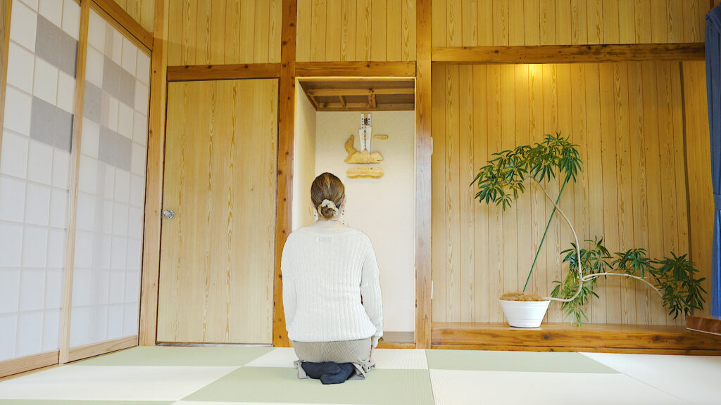 沖縄今帰仁古民家 青の里 BlueZone Harmony Village Okinawa 神棚